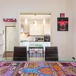 Daire I-host Spacious 2br With 2 Baths & Balcony *