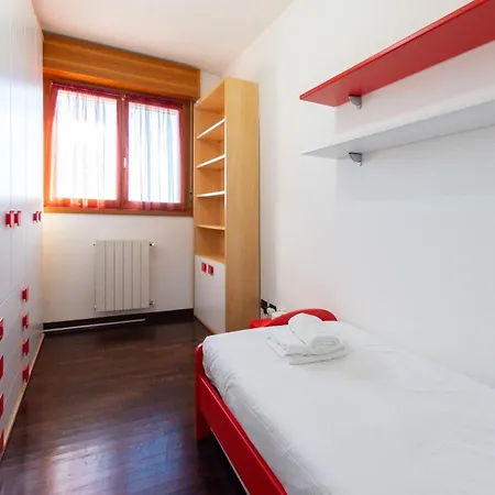 I-host Spacious 2br With 2 Baths & Balcony * Mediolan