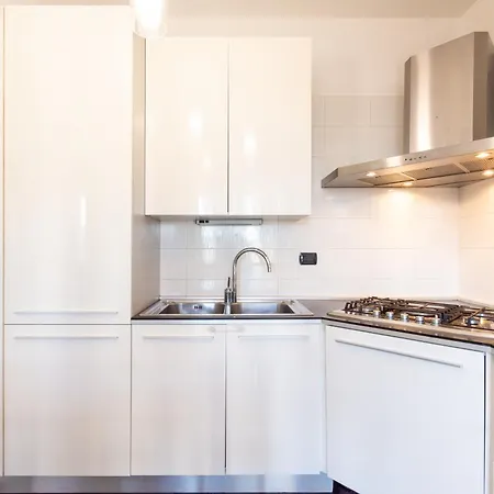 I-host Spacious 2br With 2 Baths & Balcony Apartament Mediolan