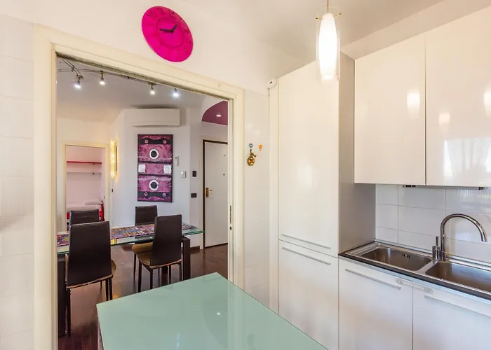I-host Spacious 2br With 2 Baths & Balcony Apartament Mediolan
