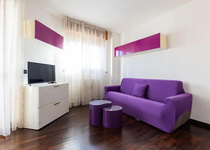 Apartment I-host Spacious 2br With 2 Baths & Balcony Mailand