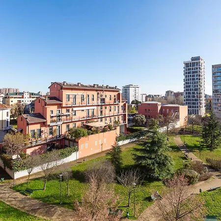 I-host Spacious 2br With 2 Baths & Balcony ميلان